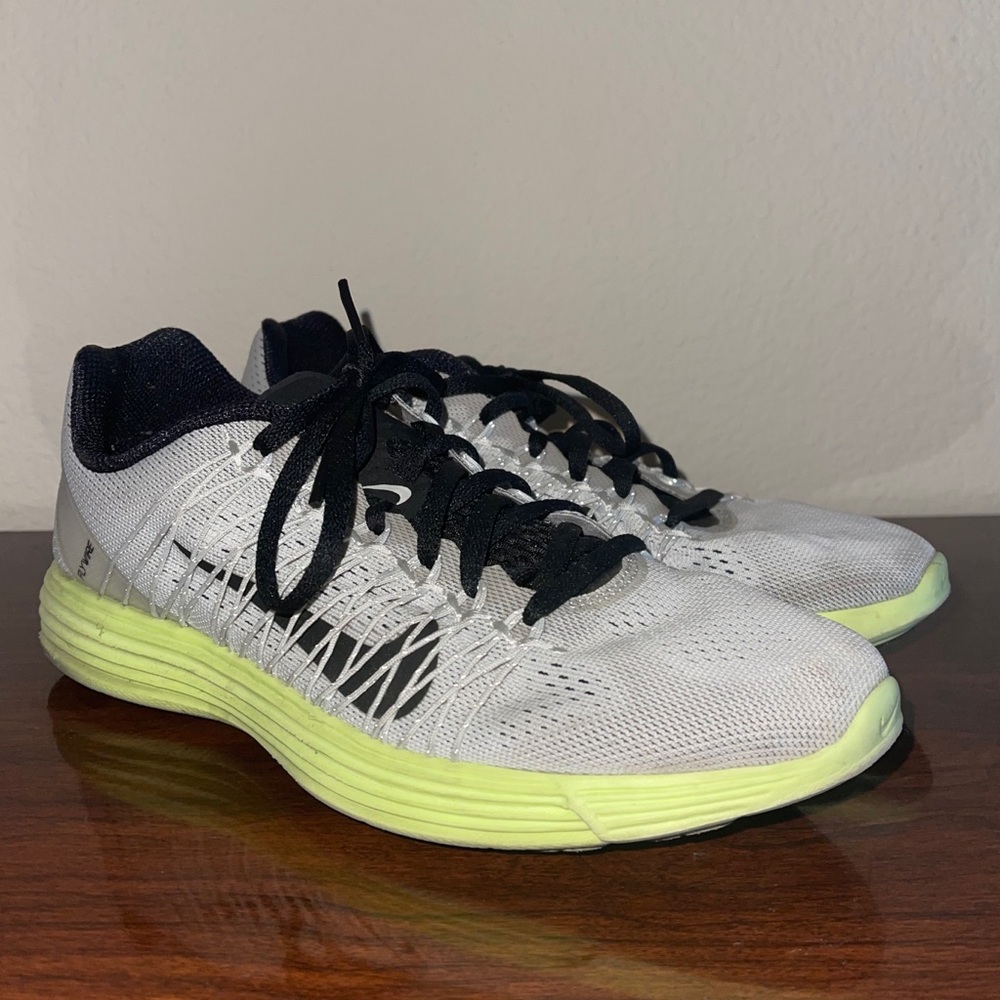Nike Flywire Running Shoes - Size 8